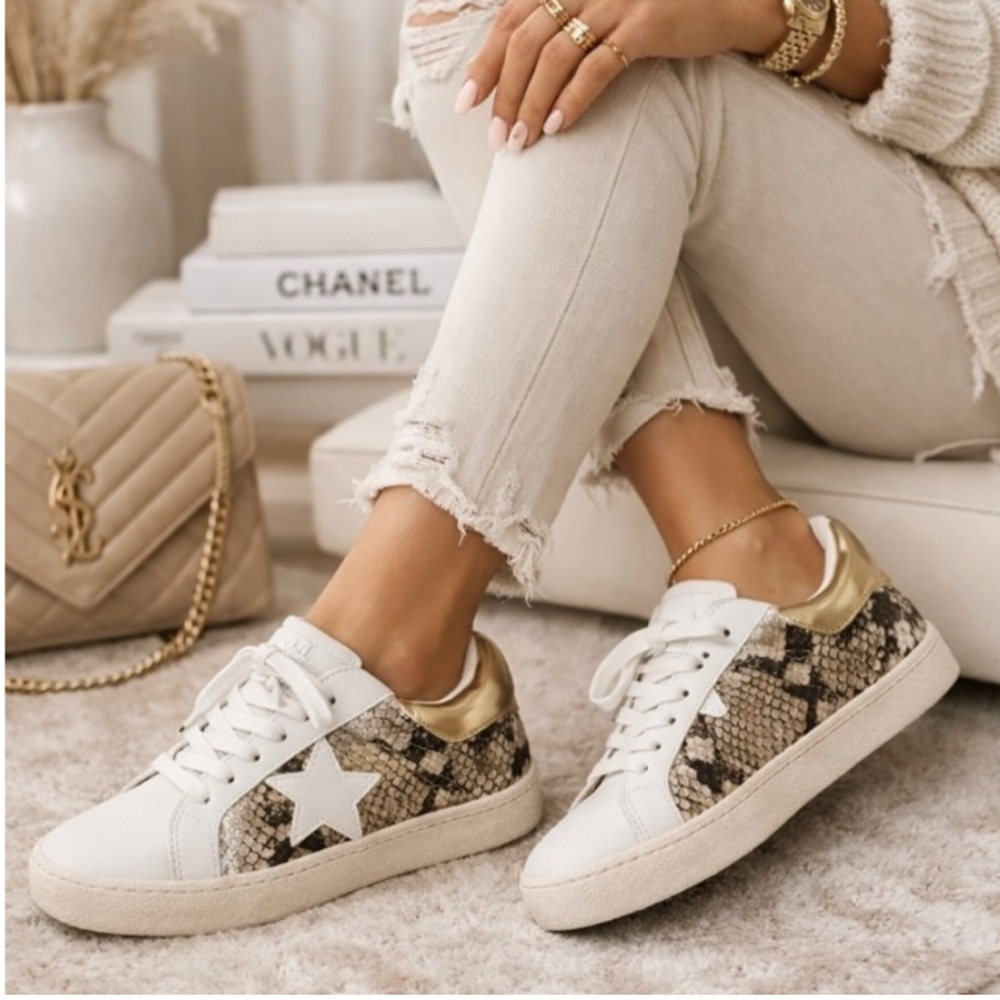 🪢 White Star Sneakers Faux Snakeskin Gold Heel Low Top Designer Style Chic NIB 7